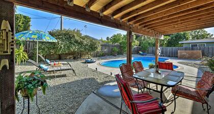 Casa remodelada recientemente en Sacramento con patio privado + piscina