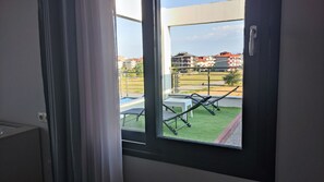 Ropa de cama de alta calidad y escritorio 