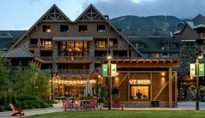 Exterior - #343 | Studio | NATIONAL | 3rd Floor Pool & Mountain Views (Stowe)