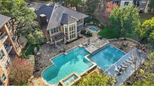 Recently Remodeled Top Floor Condo W/Great Hill Country Views & Private Garage!