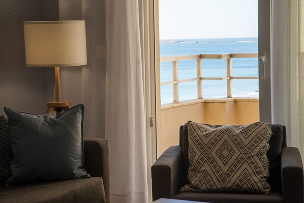 TV - Sunset Victoria Beach - 1st line beach (Cádiz)