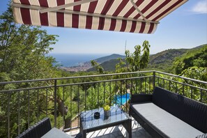 Leilighet – panorama | Individuelt dekorert, individuelt innredet og skrivebord