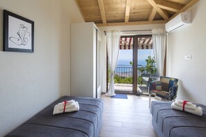 全景公寓 | 獨特裝潢、布置獨特、書桌、熨斗/熨衣板