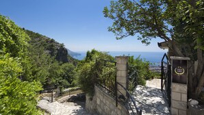 Unclassified image, 5 of 62, button - Villa Nera (Lapcici)
