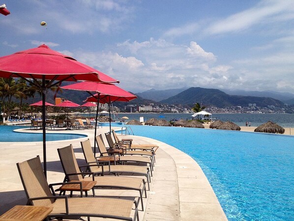 32-inch flat-screen TV with cable channels, TV