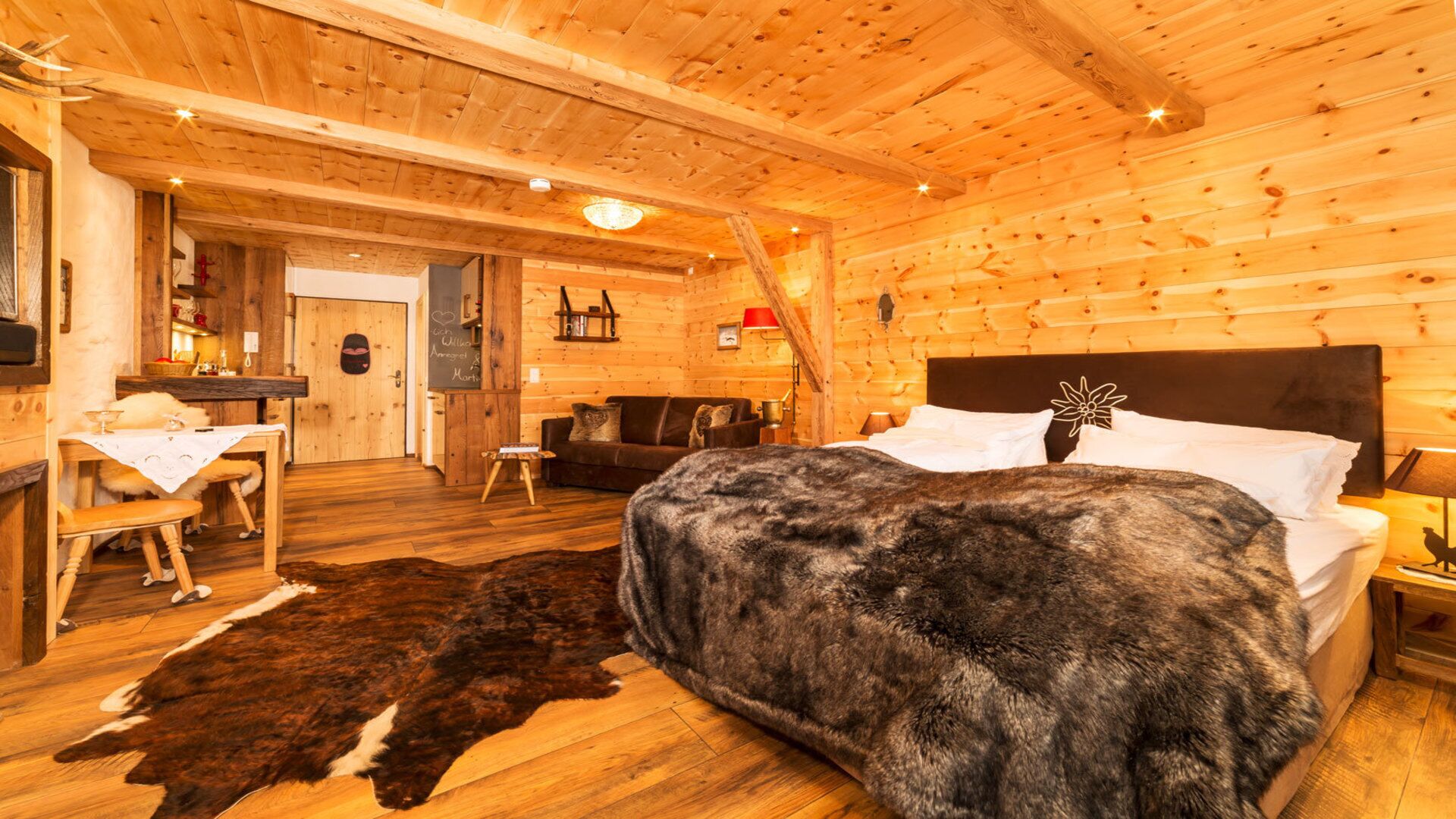 Alpine Suite Mountain Sun