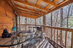 Outdoor dining - Forever Mine | By Colonial Properties (Gatlinburg)