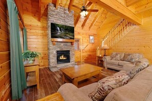 Televisión y chimenea 