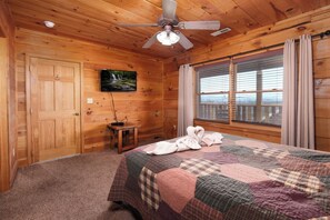 5 bedrooms, WiFi, bed sheets