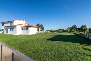 Property grounds - Villa Klara in Klarići (Klarići)