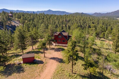 Sunset Pines Cabin - breathtaking views w/hot tub