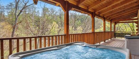 Tina de hidromasaje al aire libre