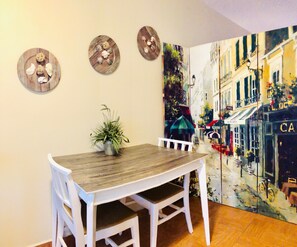 Dining - Nice studio/2,5 miles to beach/FREE PARKING/BBQ/3 (Hollywood)