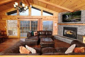 Una Smart TV, una chimenea