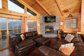 Smart TV y chimenea
