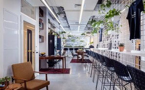 Breakfast area - Wom Allenby Pod Hotel (Tel Aviv)