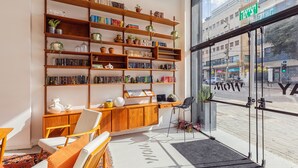 Unclassified image, 4 of 44, button - Wom Allenby Pod Hotel (Tel Aviv)