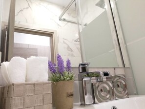 Free toiletries, hair dryer, towels, shampoo - V.I.P. Galatex (Limassol)