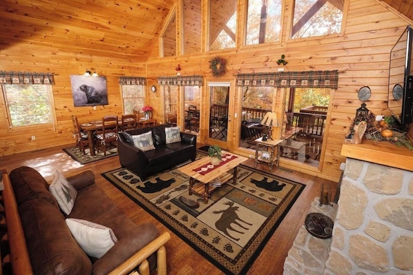 Smart TV, fireplace