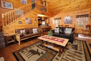 Smart TV, fireplace - Beauty and the Bear | By Colonial Properties (Pigeon Forge)