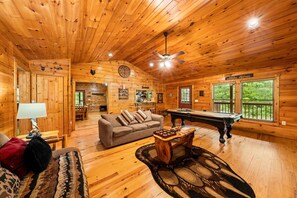 Games room - Adjust Your Altitude | By Colonial Properties (Sevierville)