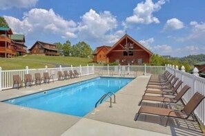 Pool - Cabin Fever | By Colonial Properties (Pigeon Forge)