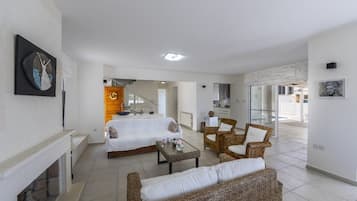 Biệt thự, 5 phòng ngủ, hồ bơi riêng | Khu phòng khách | TV màn hình phẳng, đầu đĩa DVD