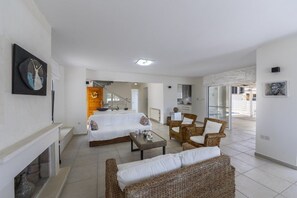 빌라, 침실 5 개, 전용 수영장 | 거실 공간 | 평면 TV, DVD 플레이어