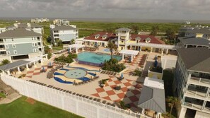 Exterior - This house is a 5 bedroom(s), 5.5 bathrooms, located in Galveston Texas, TX. (Galveston)
