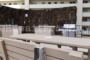 Outdoor dining - 3506 HM, 2BDR/2BTH Ocean View Suite, (Honolulu)