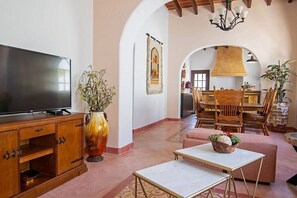 TV, offices - Casa Costa Azul Summa (Zona Central)