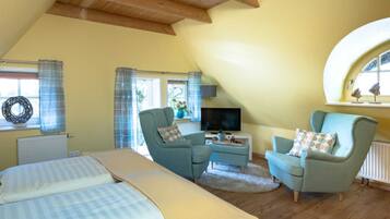 1 bedroom, in-room safe, WiFi, bed sheets