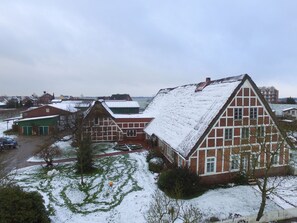 Unclassified image, 3 of 24, button