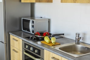Apartment, 2 Bedrooms, Sea View | Private kitchenette