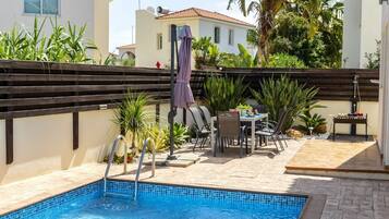 Seasonal outdoor pool, sun loungers