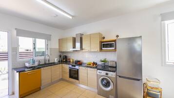 Villa, 3 Bedrooms, Private Pool | Private kitchen | Full-size fridge, microwave, oven, stovetop