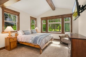 5 室のベッドルーム、アイロン / アイロン台、旅行用ベビーベッド、WiFi (無料)