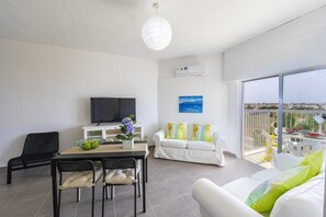 In-room dining - Protaras Almyra Seaview Suite 32 (Paralimni)