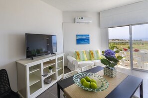 Living room - Protaras Almyra Seaview Suite 32 (Paralimni)