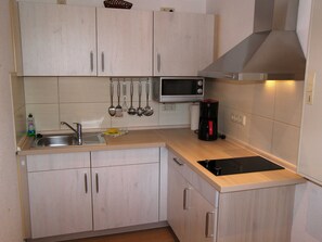 冷蔵庫、電子レンジ、コーヒー / ティーメーカー、電気ポット