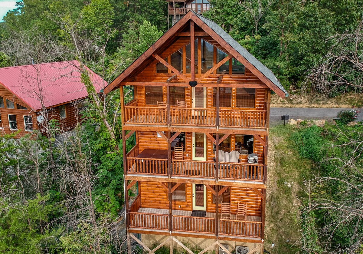 Breathtaking View, WIFI,HotTub,Smart TV,Theater, Game Room, Pool,Close to D’wood