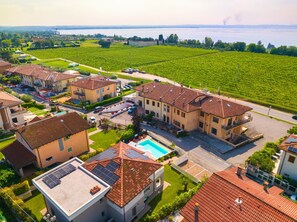 Exterior - "TULIPANO" Charming Apartment with Pool on Lake Garda (Lazise, Verona)