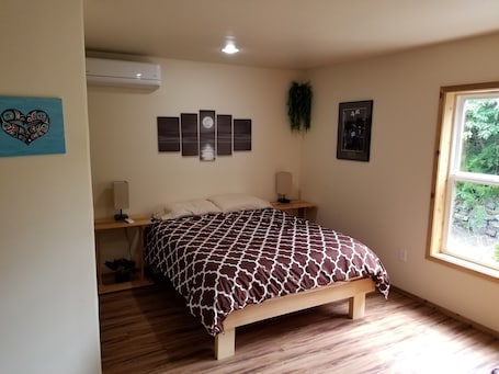 1 bedroom, desk, iron/ironing board, free WiFi. Fort Wrangell, Eagle Room