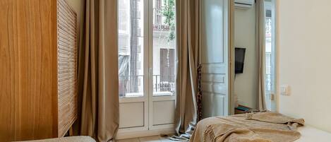 3 chambres, fer et planche à repasser, lit de bébé portatif, Wi-Fi