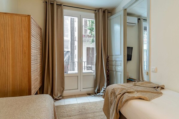 3 bedrooms, iron/ironing board, travel crib, WiFi