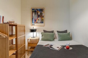 3 bedrooms, iron/ironing board, travel cot, WiFi
