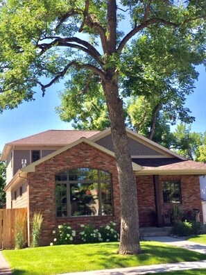 Exterior - Italian style Beautiful new luxury home (Billings)