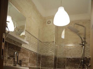 Economy Shared Dormitory | Jetted bathtub - TAKSİM LA BELLA HOTEL - Hostel (Istanbul)