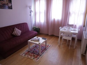 Deluxe Condo | Living room - TAKSİM LA BELLA HOTEL - Hostel (Istanbul)