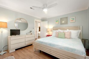 4 bedrooms, desk, iron/ironing board, travel cot